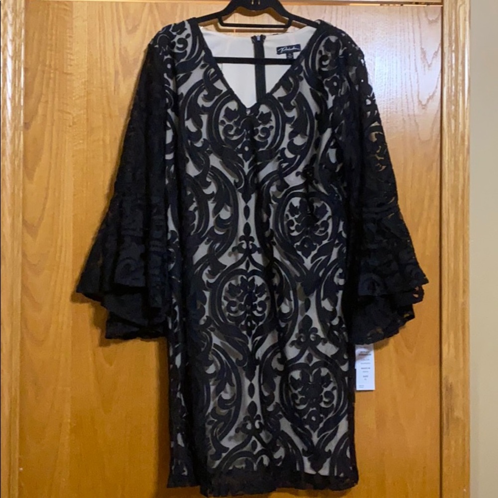 Bell sleeve sheath dress